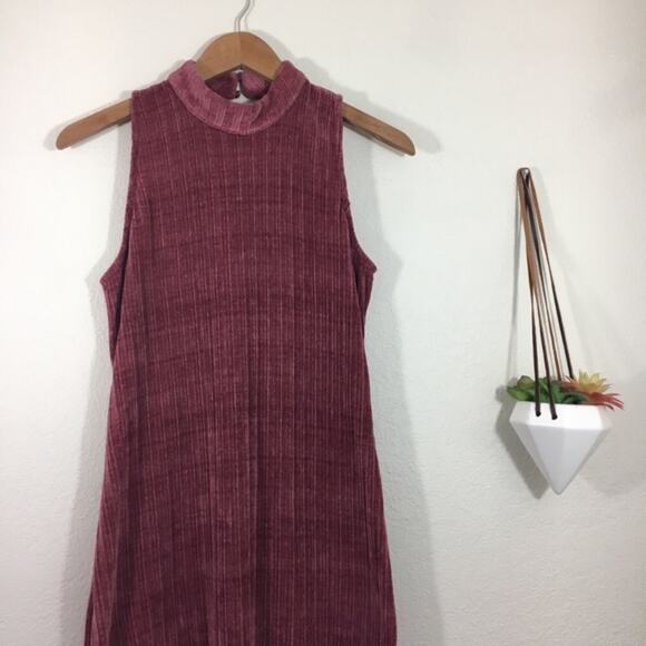 Lulus high neckline bodycon midi dress - Picture 3 of 5